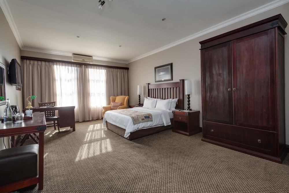 Anew Hotel Highveld Emalahleni Bagian luar foto
